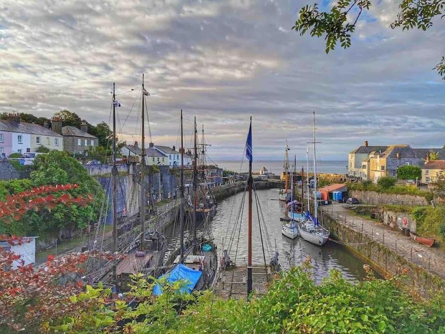 Stunning Yacht Sea Lion In Charlestown Harbour, Cornwall Otel Dış mekan fotoğraf